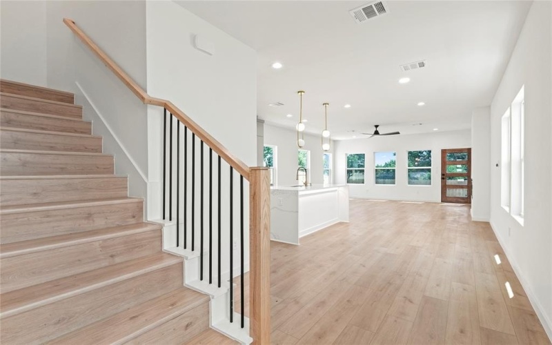 420 N Moore Street, Dallas, TX 75203, 3 Habitaciones Habitaciones , ,2 BañosBaños,Residential,En Venta,420 N Moore Street,20967543