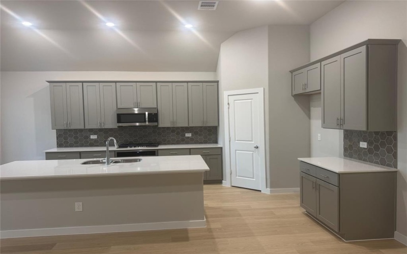 400 Stone Hollow Drive, Ferris, TX 75125, 4 Bedrooms Bedrooms, ,2 BathroomsBathrooms,Residential Lease,For Rent,400 Stone Hollow Drive,20967692