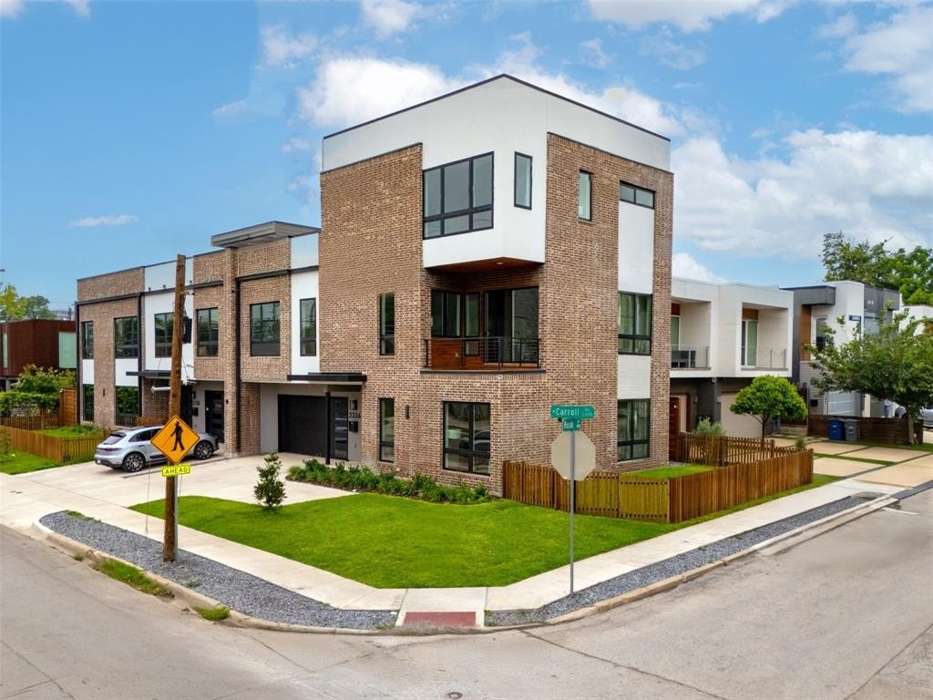 2336 N Carroll Avenue, Dallas, TX 75204, 3 Bedrooms Bedrooms, ,3 BathroomsBathrooms,Residential,For Sale,2336 N Carroll Avenue,20967814