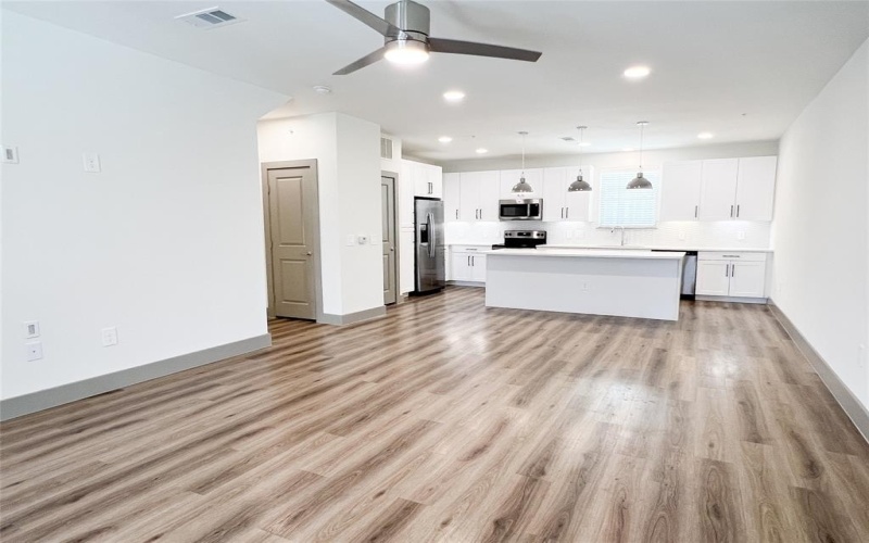 4020 McEwen Road #10117, Farmers Branch, TX 75244, 3 Habitaciones Habitaciones , ,2 BañosBaños,Residential Lease,En Alquiler,4020 McEwen Road,20967850