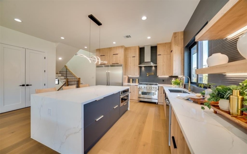 3825 Munger Avenue, Dallas, TX 75206, 3 Bedrooms Bedrooms, ,3 BathroomsBathrooms,Residential,For Sale,3825 Munger Avenue,20967878