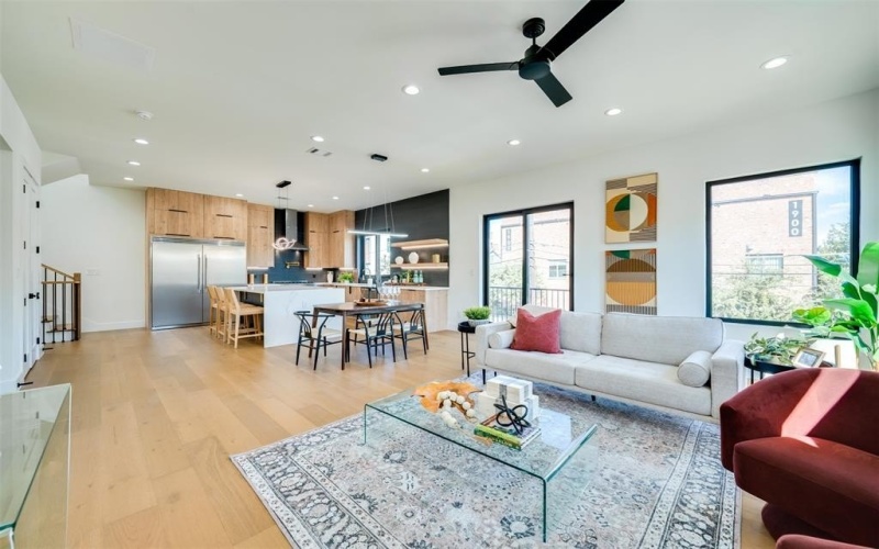 3825 Munger Avenue, Dallas, TX 75206, 3 Bedrooms Bedrooms, ,3 BathroomsBathrooms,Residential,For Sale,3825 Munger Avenue,20967878
