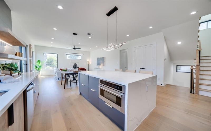 3825 Munger Avenue, Dallas, TX 75206, 3 Bedrooms Bedrooms, ,3 BathroomsBathrooms,Residential,For Sale,3825 Munger Avenue,20967878