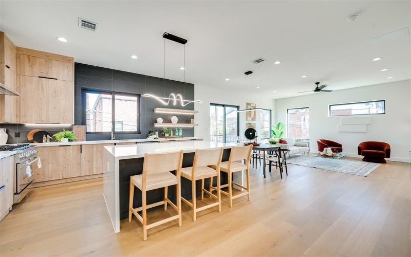 3825 Munger Avenue, Dallas, TX 75206, 3 Bedrooms Bedrooms, ,3 BathroomsBathrooms,Residential,For Sale,3825 Munger Avenue,20967878
