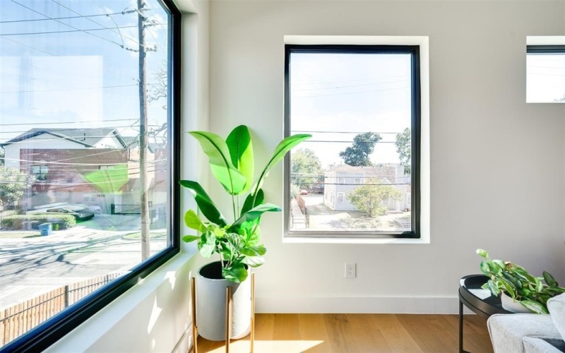3825 Munger Avenue, Dallas, TX 75206, 3 Bedrooms Bedrooms, ,3 BathroomsBathrooms,Residential,For Sale,3825 Munger Avenue,20967878
