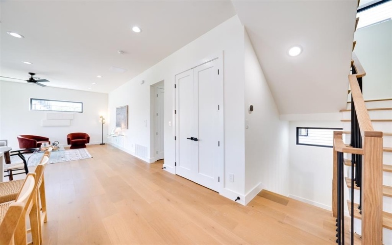 3825 Munger Avenue, Dallas, TX 75206, 3 Bedrooms Bedrooms, ,3 BathroomsBathrooms,Residential,For Sale,3825 Munger Avenue,20967878