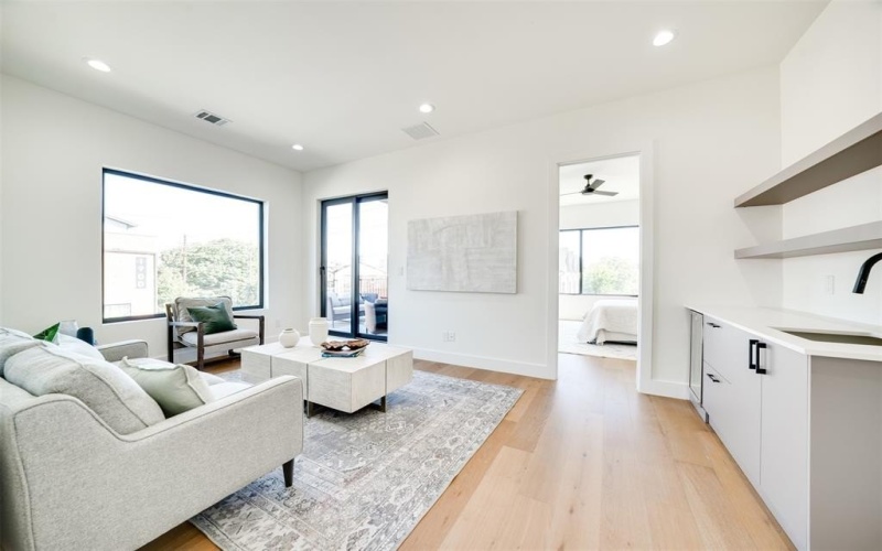 3825 Munger Avenue, Dallas, TX 75206, 3 Bedrooms Bedrooms, ,3 BathroomsBathrooms,Residential,For Sale,3825 Munger Avenue,20967878