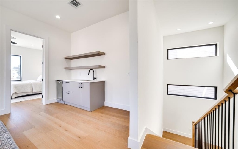 3825 Munger Avenue, Dallas, TX 75206, 3 Bedrooms Bedrooms, ,3 BathroomsBathrooms,Residential,For Sale,3825 Munger Avenue,20967878