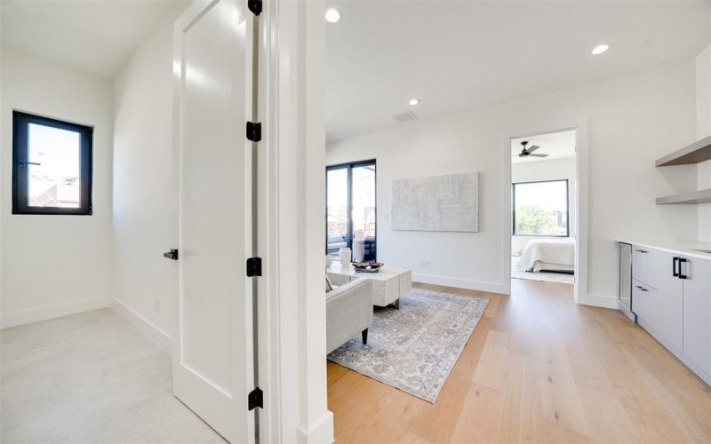 3825 Munger Avenue, Dallas, TX 75206, 3 Bedrooms Bedrooms, ,3 BathroomsBathrooms,Residential,For Sale,3825 Munger Avenue,20967878