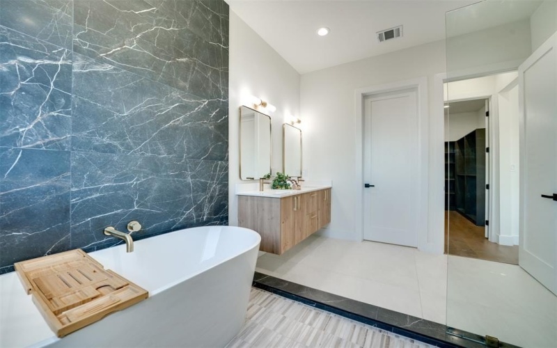 3825 Munger Avenue, Dallas, TX 75206, 3 Bedrooms Bedrooms, ,3 BathroomsBathrooms,Residential,For Sale,3825 Munger Avenue,20967878
