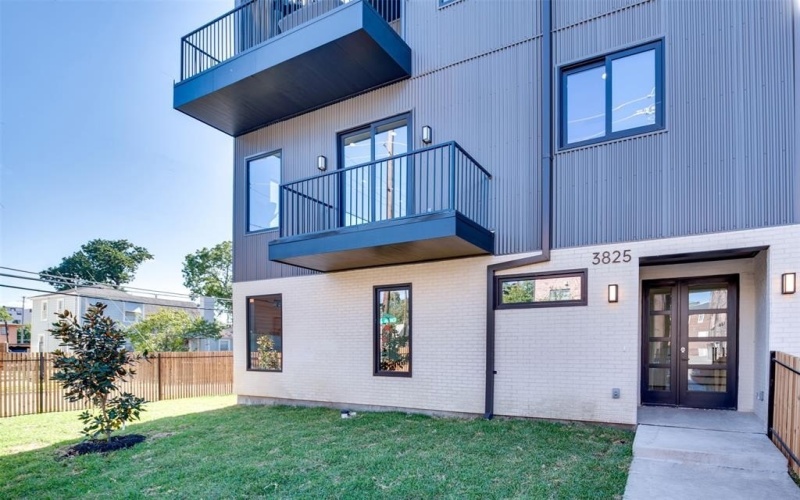 3825 Munger Avenue, Dallas, TX 75206, 3 Bedrooms Bedrooms, ,3 BathroomsBathrooms,Residential,For Sale,3825 Munger Avenue,20967878