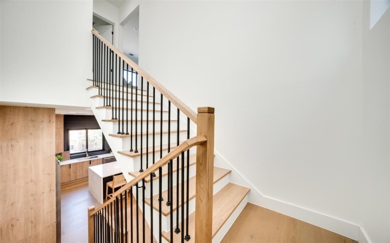 3825 Munger Avenue, Dallas, TX 75206, 3 Bedrooms Bedrooms, ,3 BathroomsBathrooms,Residential,For Sale,3825 Munger Avenue,20967878