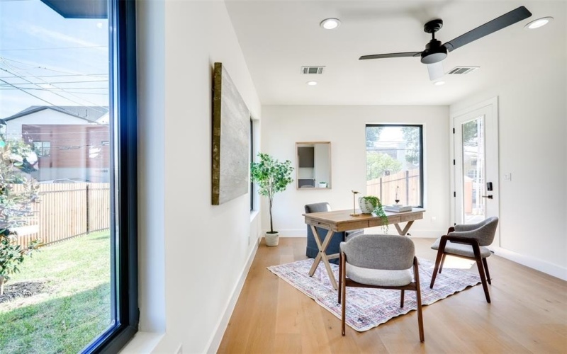 3825 Munger Avenue, Dallas, TX 75206, 3 Bedrooms Bedrooms, ,3 BathroomsBathrooms,Residential,For Sale,3825 Munger Avenue,20967878
