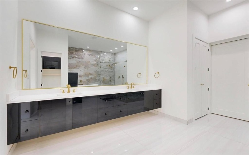 3828 Eaton Drive, Dallas, TX 75220, 5 Bedrooms Bedrooms, ,5 BathroomsBathrooms,Residential,For Sale,3828 Eaton Drive,20968224