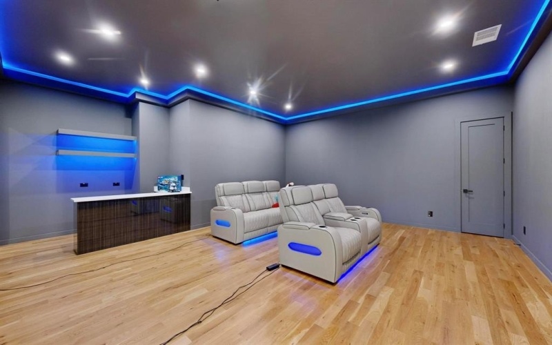 3828 Eaton Drive, Dallas, TX 75220, 5 Bedrooms Bedrooms, ,5 BathroomsBathrooms,Residential,For Sale,3828 Eaton Drive,20968224