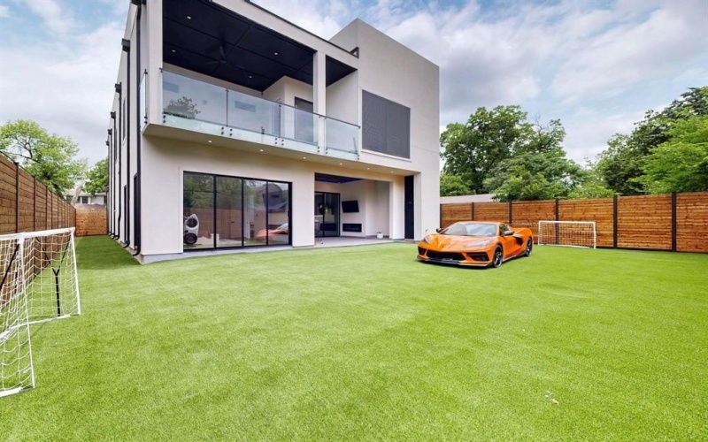 3828 Eaton Drive, Dallas, TX 75220, 5 Bedrooms Bedrooms, ,5 BathroomsBathrooms,Residential,For Sale,3828 Eaton Drive,20968224