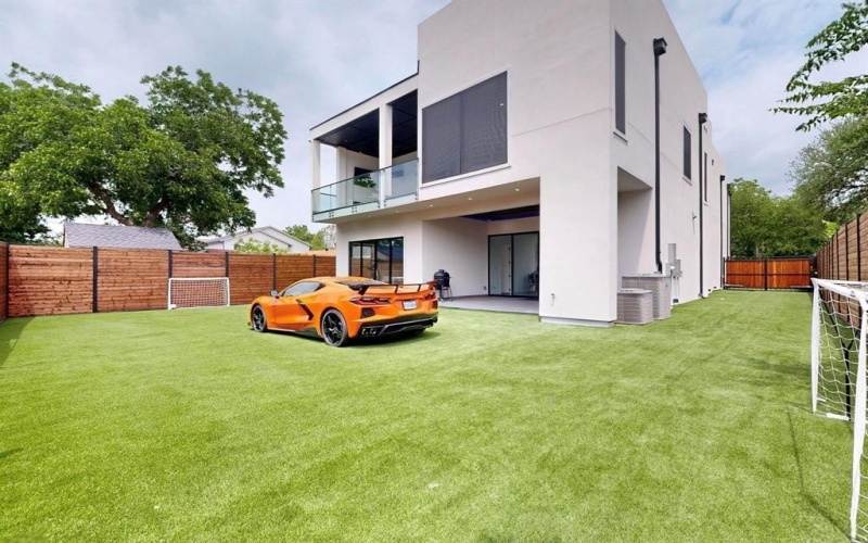3828 Eaton Drive, Dallas, TX 75220, 5 Bedrooms Bedrooms, ,5 BathroomsBathrooms,Residential,For Sale,3828 Eaton Drive,20968224