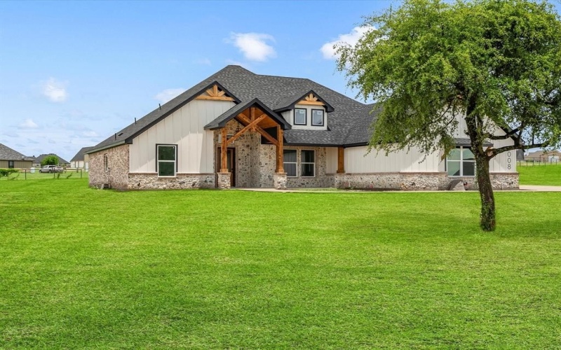 4008 Highland Pond Court, Weatherford, TX 76087, 4 Bedrooms Bedrooms, ,2 BathroomsBathrooms,Residential,For Sale,4008 Highland Pond Court,20968280