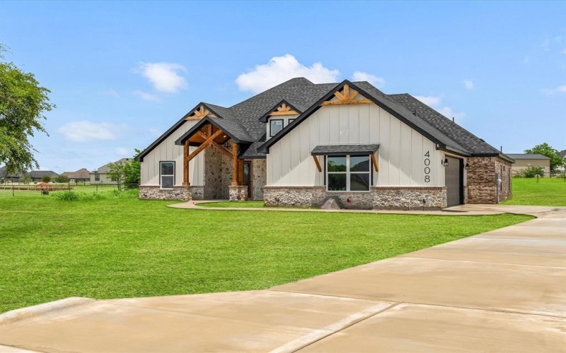 4008 Highland Pond Court, Weatherford, TX 76087, 4 Bedrooms Bedrooms, ,2 BathroomsBathrooms,Residential,For Sale,4008 Highland Pond Court,20968280