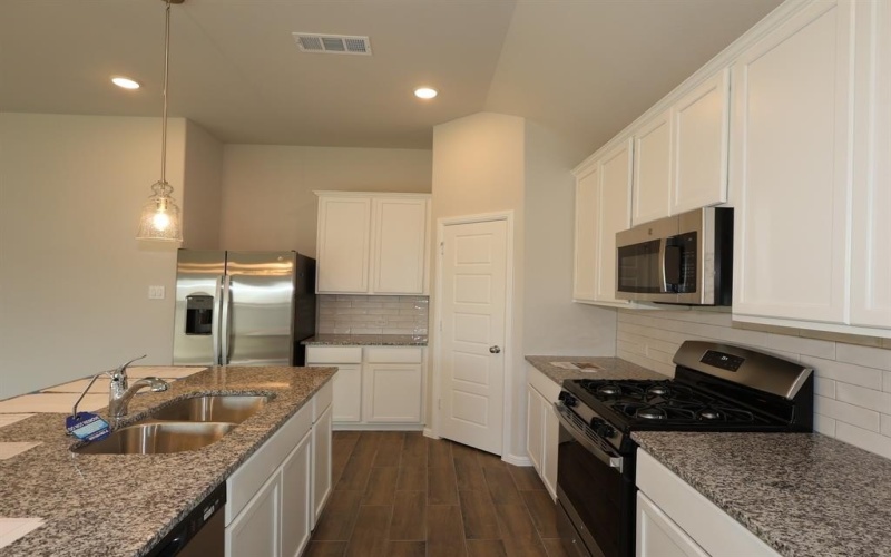 7577 Wild Mint Trail, Grand Prairie, TX 76084, 4 Habitaciones Habitaciones , ,2 BañosBaños,Residential,En Venta,7577 Wild Mint Trail,20968430