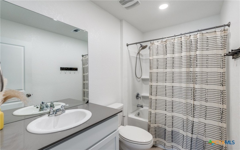 5652 Geronimo Cove, Seguin, TX 78155, 3 Bedrooms Bedrooms, ,2 BathroomsBathrooms,Residential,For Sale,5652 Geronimo Cove,583247