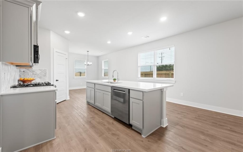 913 Fork Court, College Station, TX 77845, 4 Habitaciones Habitaciones , ,2 BañosBaños,Residential,En Venta,913 Fork Court,25006870