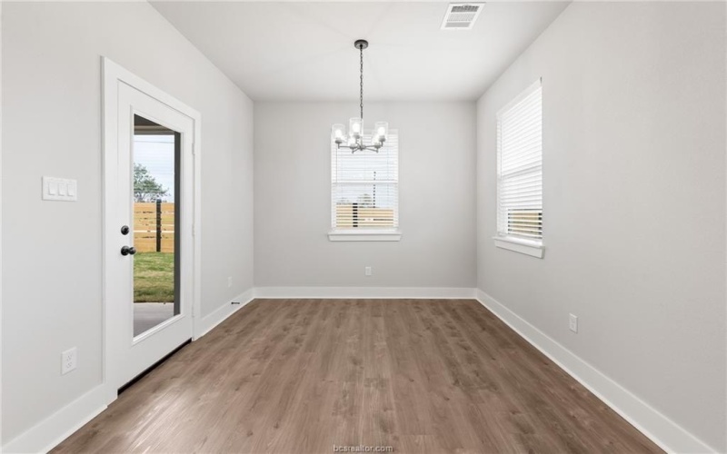 913 Fork Court, College Station, TX 77845, 4 Habitaciones Habitaciones , ,2 BañosBaños,Residential,En Venta,913 Fork Court,25006870