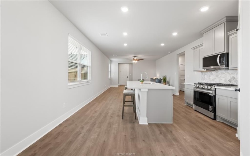 913 Fork Court, College Station, TX 77845, 4 Habitaciones Habitaciones , ,2 BañosBaños,Residential,En Venta,913 Fork Court,25006870