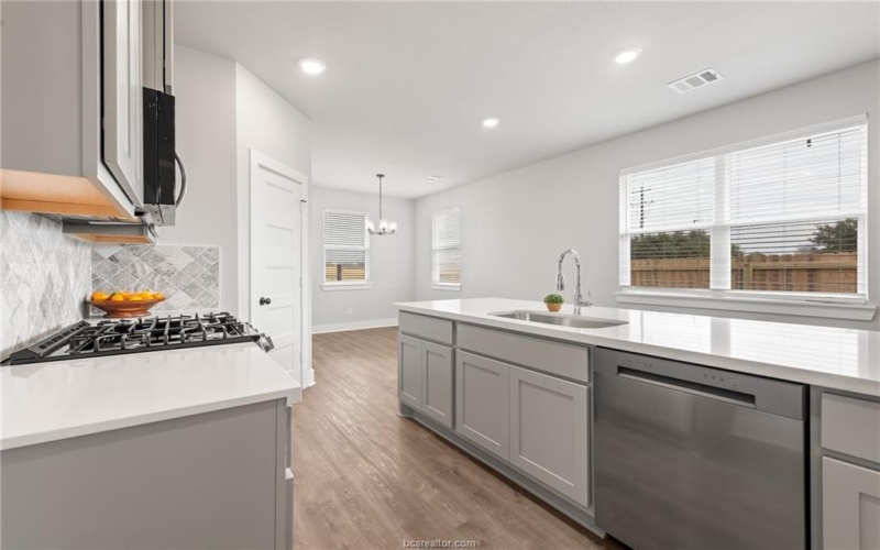 913 Fork Court, College Station, TX 77845, 4 Habitaciones Habitaciones , ,2 BañosBaños,Residential,En Venta,913 Fork Court,25006870