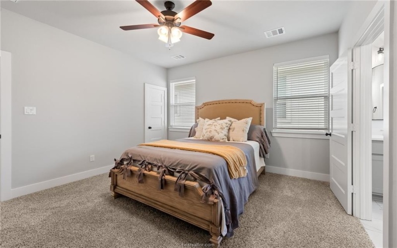 913 Fork Court, College Station, TX 77845, 4 Habitaciones Habitaciones , ,2 BañosBaños,Residential,En Venta,913 Fork Court,25006870