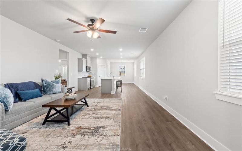 913 Fork Court, College Station, TX 77845, 4 Habitaciones Habitaciones , ,2 BañosBaños,Residential,En Venta,913 Fork Court,25006870