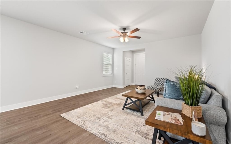 913 Fork Court, College Station, TX 77845, 4 Habitaciones Habitaciones , ,2 BañosBaños,Residential,En Venta,913 Fork Court,25006870