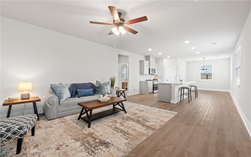 913 Fork Court, College Station, TX 77845, 4 Habitaciones Habitaciones , ,2 BañosBaños,Residential,En Venta,913 Fork Court,25006870