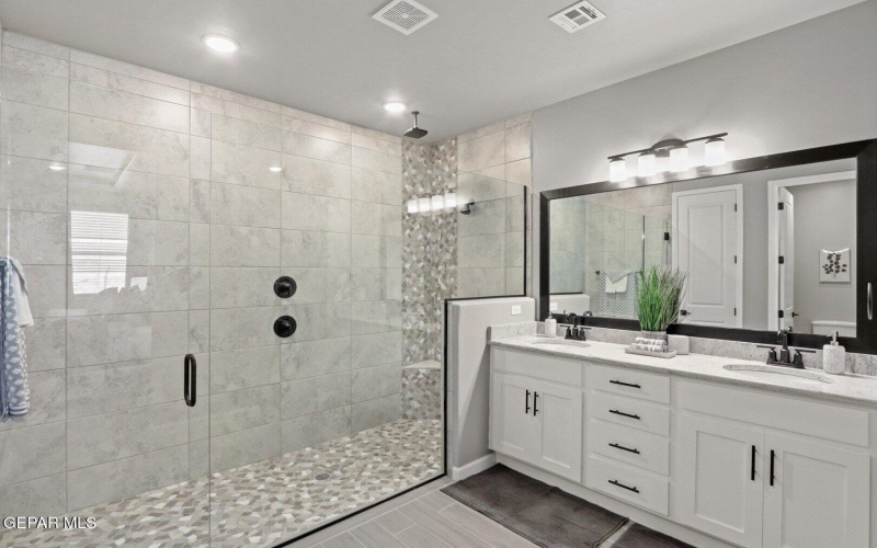 712 Paseo De La Reina Street, Horizon City, TX 79928, 4 Habitaciones Habitaciones , ,2 BañosBaños,Residential,En Venta,712 Paseo De La Reina Street,924520