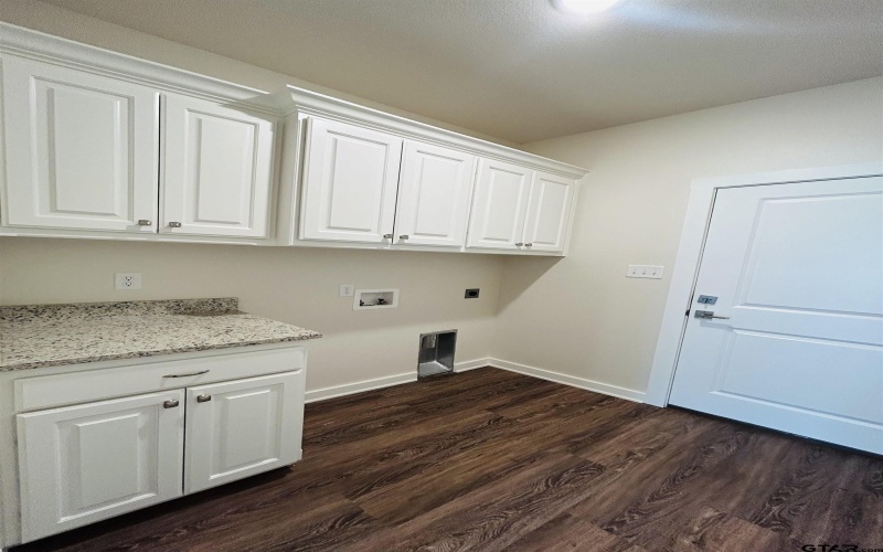 15033 High Country Acres Ln, Tyler, TX 75706, 3 Bedrooms Bedrooms, ,2 BathroomsBathrooms,Residential,For Sale,15033 High Country Acres Ln,25009038