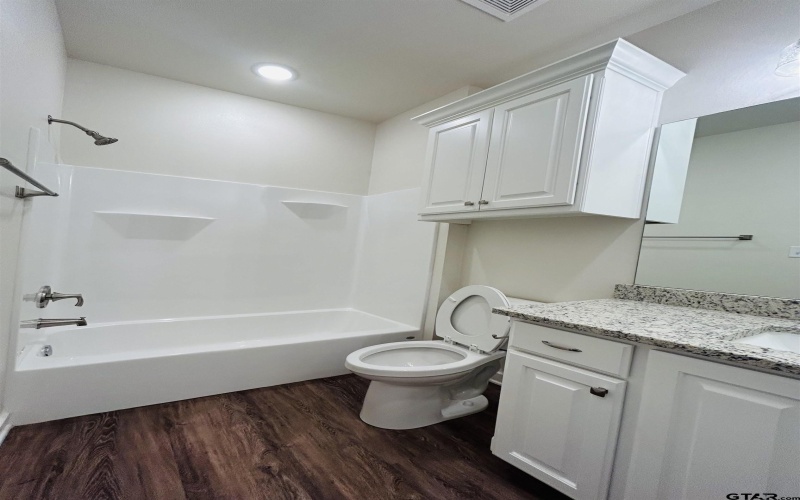 15033 High Country Acres Ln, Tyler, TX 75706, 3 Bedrooms Bedrooms, ,2 BathroomsBathrooms,Residential,For Sale,15033 High Country Acres Ln,25009038