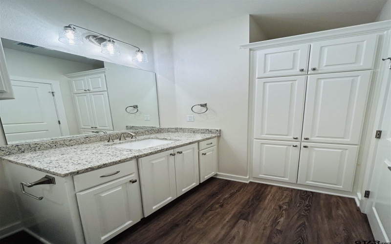15033 High Country Acres Ln, Tyler, TX 75706, 3 Bedrooms Bedrooms, ,2 BathroomsBathrooms,Residential,For Sale,15033 High Country Acres Ln,25009038