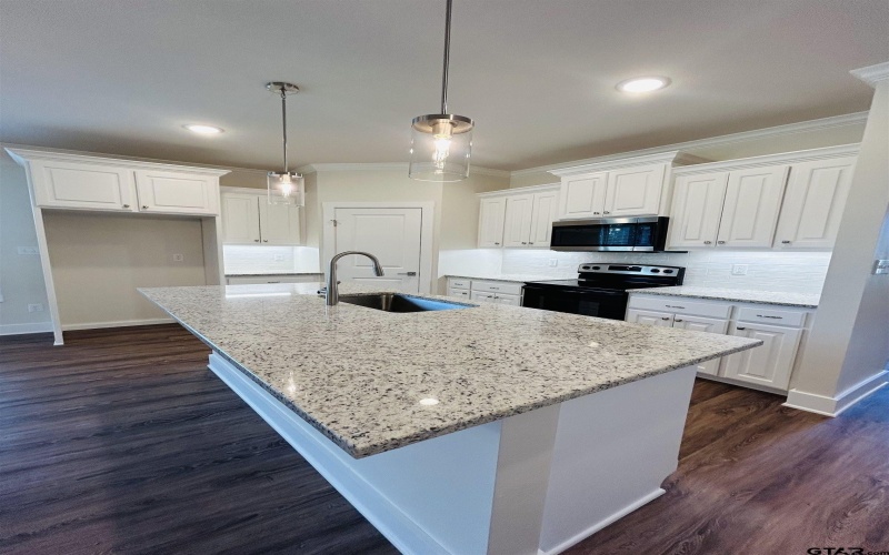 15033 High Country Acres Ln, Tyler, TX 75706, 3 Bedrooms Bedrooms, ,2 BathroomsBathrooms,Residential,For Sale,15033 High Country Acres Ln,25009038