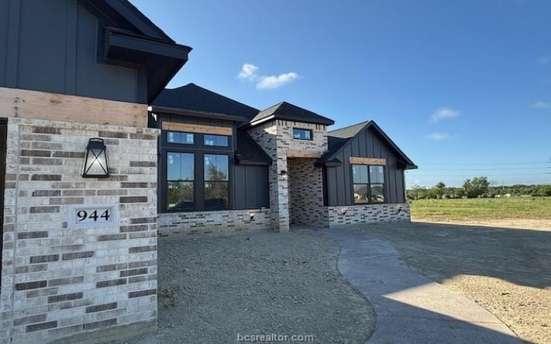 944 Calaveras, College Station, TX 77845, 4 Bedrooms Bedrooms, ,3 BathroomsBathrooms,Residential,For Sale,944 Calaveras,25006879