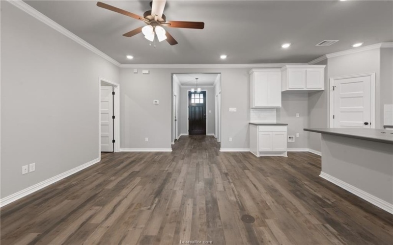 6434 Raleigh Loop, College Station, TX 77845, 4 Bedrooms Bedrooms, ,3 BathroomsBathrooms,Residential,For Sale,6434 Raleigh Loop,25006915