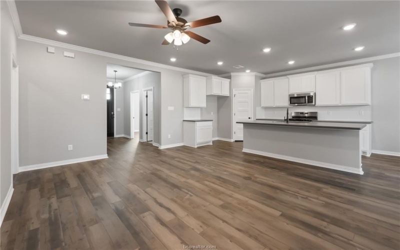 6434 Raleigh Loop, College Station, TX 77845, 4 Bedrooms Bedrooms, ,3 BathroomsBathrooms,Residential,For Sale,6434 Raleigh Loop,25006915