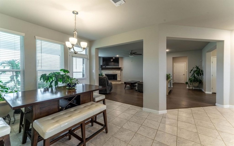 2315 Willow Wood Trail, Oak Ridge, TX 75161, 4 Bedrooms Bedrooms, ,2 BathroomsBathrooms,Residential,For Sale,2315 Willow Wood Trail,20894449