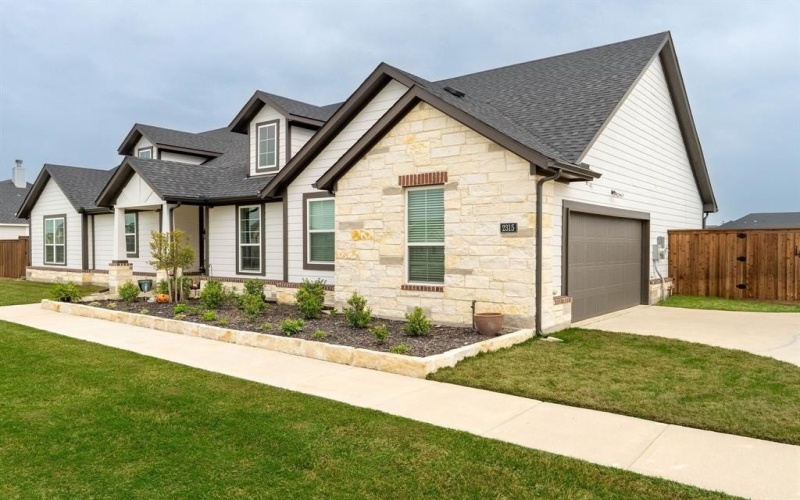 2315 Willow Wood Trail, Oak Ridge, TX 75161, 4 Bedrooms Bedrooms, ,2 BathroomsBathrooms,Residential,For Sale,2315 Willow Wood Trail,20894449