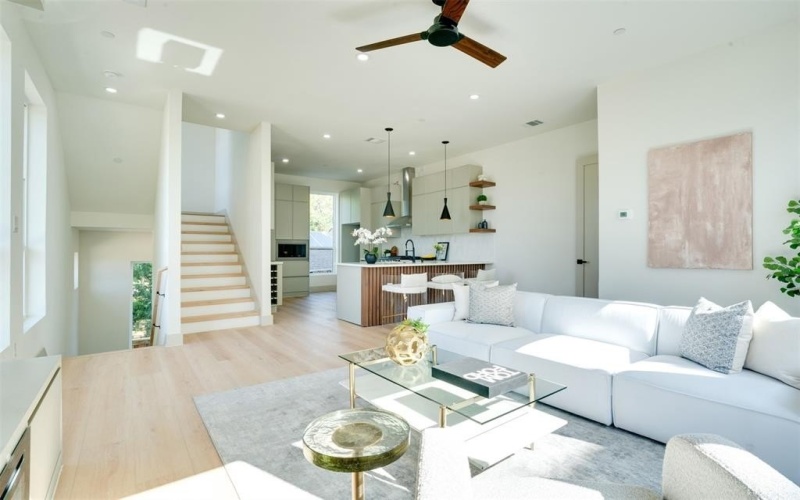 512 N Lancaster Street, Dallas, TX 75203, 3 Bedrooms Bedrooms, ,3 BathroomsBathrooms,Residential,For Sale,512 N Lancaster Street,20968744