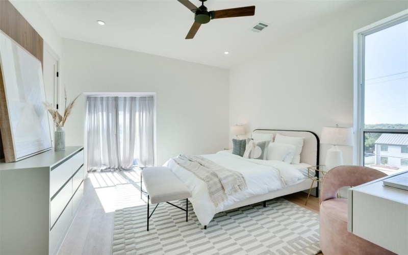 512 N Lancaster Street, Dallas, TX 75203, 3 Bedrooms Bedrooms, ,3 BathroomsBathrooms,Residential,For Sale,512 N Lancaster Street,20968744