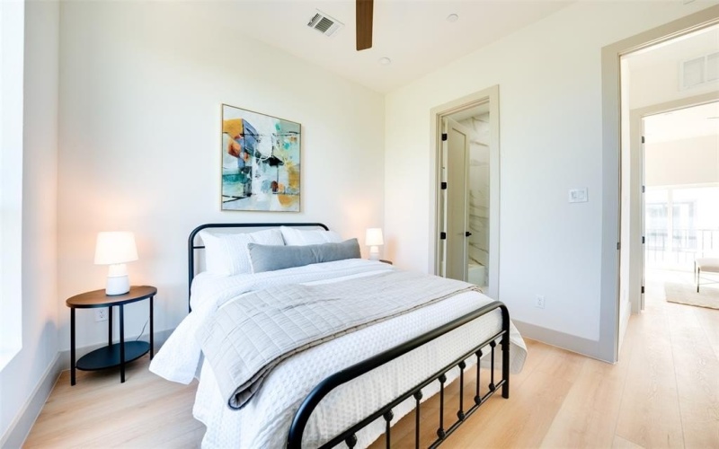512 N Lancaster Street, Dallas, TX 75203, 3 Bedrooms Bedrooms, ,3 BathroomsBathrooms,Residential,For Sale,512 N Lancaster Street,20968744