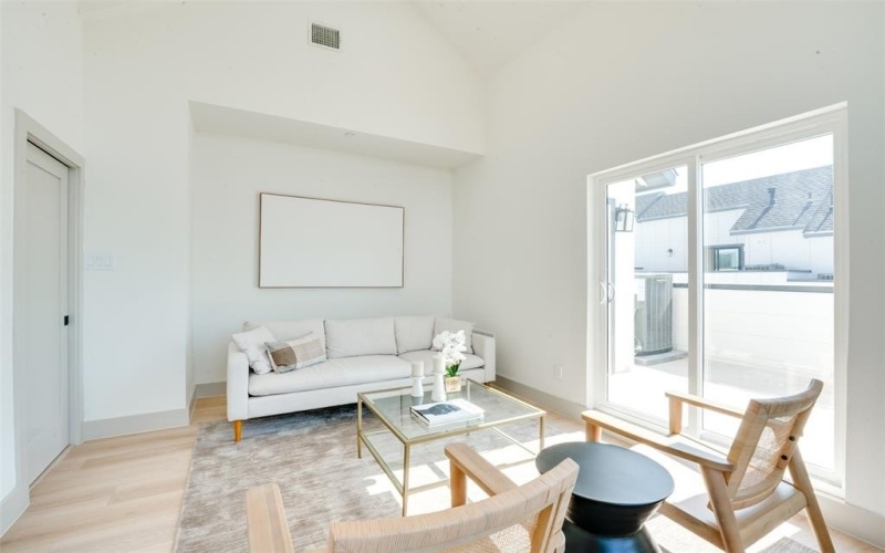 512 N Lancaster Street, Dallas, TX 75203, 3 Bedrooms Bedrooms, ,3 BathroomsBathrooms,Residential,For Sale,512 N Lancaster Street,20968744