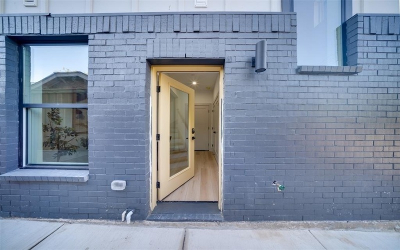 512 N Lancaster Street, Dallas, TX 75203, 3 Bedrooms Bedrooms, ,3 BathroomsBathrooms,Residential,For Sale,512 N Lancaster Street,20968744