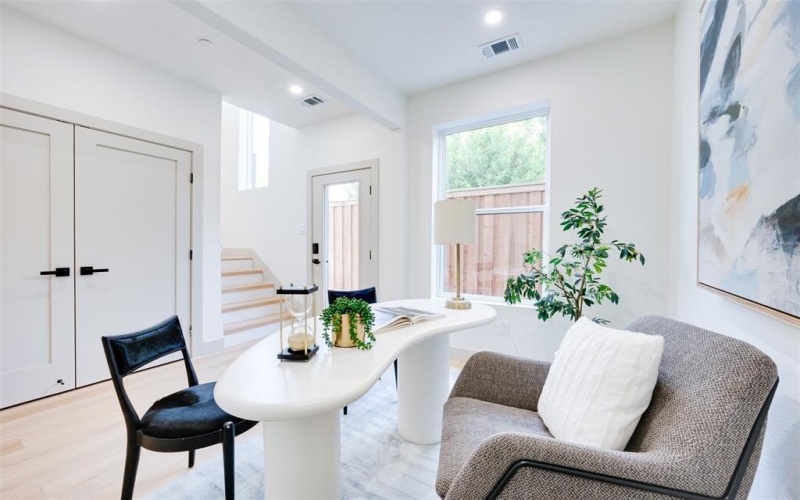 512 N Lancaster Street, Dallas, TX 75203, 3 Bedrooms Bedrooms, ,3 BathroomsBathrooms,Residential,For Sale,512 N Lancaster Street,20968744
