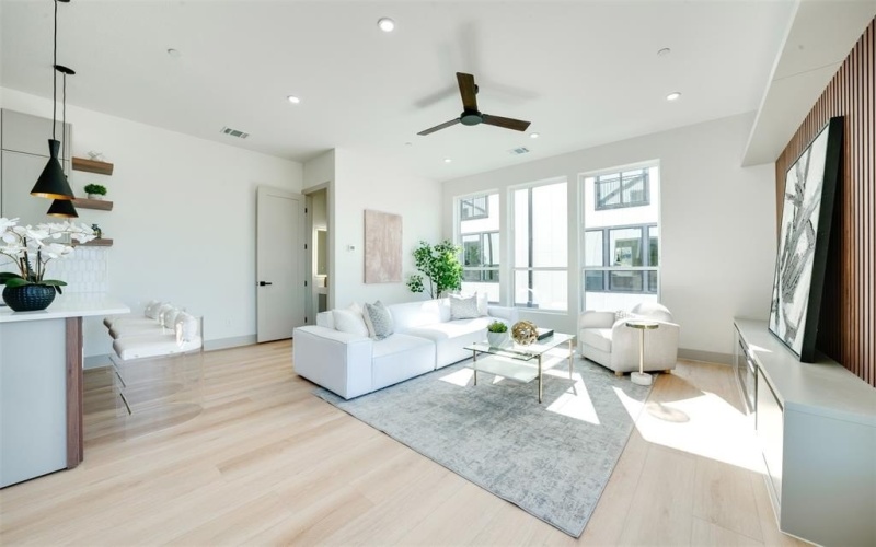 512 N Lancaster Street, Dallas, TX 75203, 3 Bedrooms Bedrooms, ,3 BathroomsBathrooms,Residential,For Sale,512 N Lancaster Street,20968744